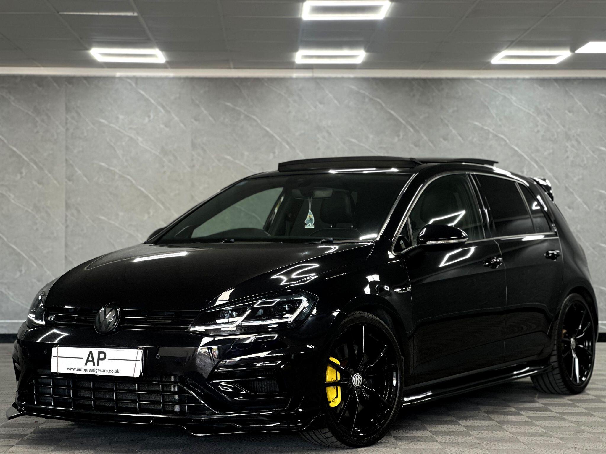 Volkswagen Golf secondary view